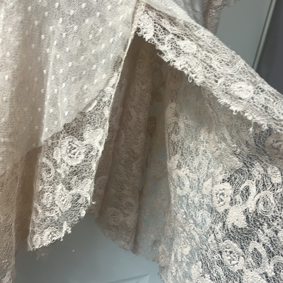Beautiful Beige Lace Top - Picture 5 of 5